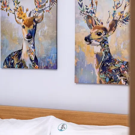 White Flamingo Apartment *